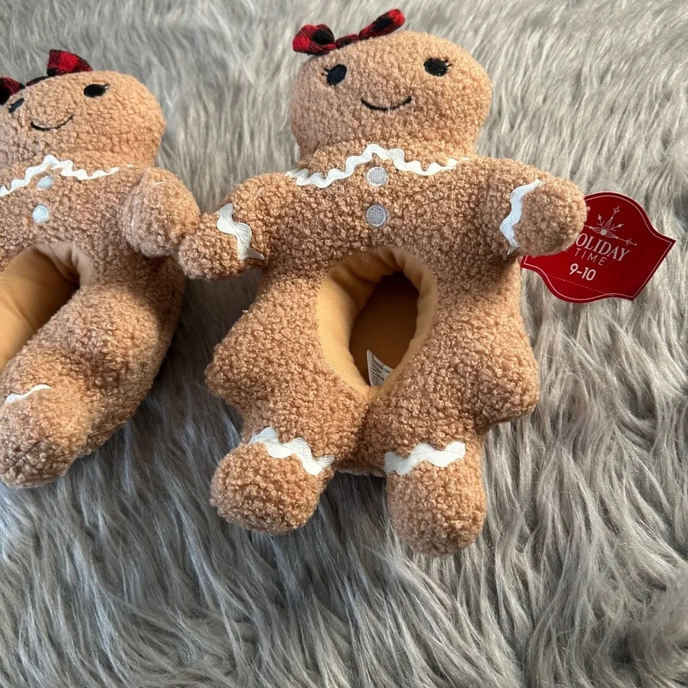 Holiday Time‎ Gingerbread Slippers Girls Size 9-10 Brown Slip On Plushy Shoes